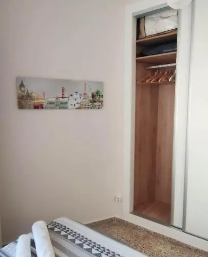 Luminoso Playa Torrecilla. Con Piscina Nerja