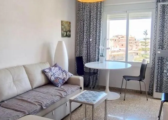 Luminoso Playa Torrecilla. Con Piscina Nerja